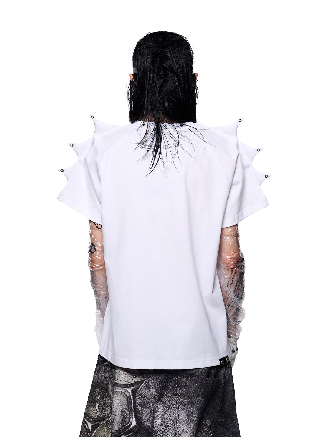 SERONINE SER-GUIL Spinal Guilt Spiked Graphic Tee - back fit on model