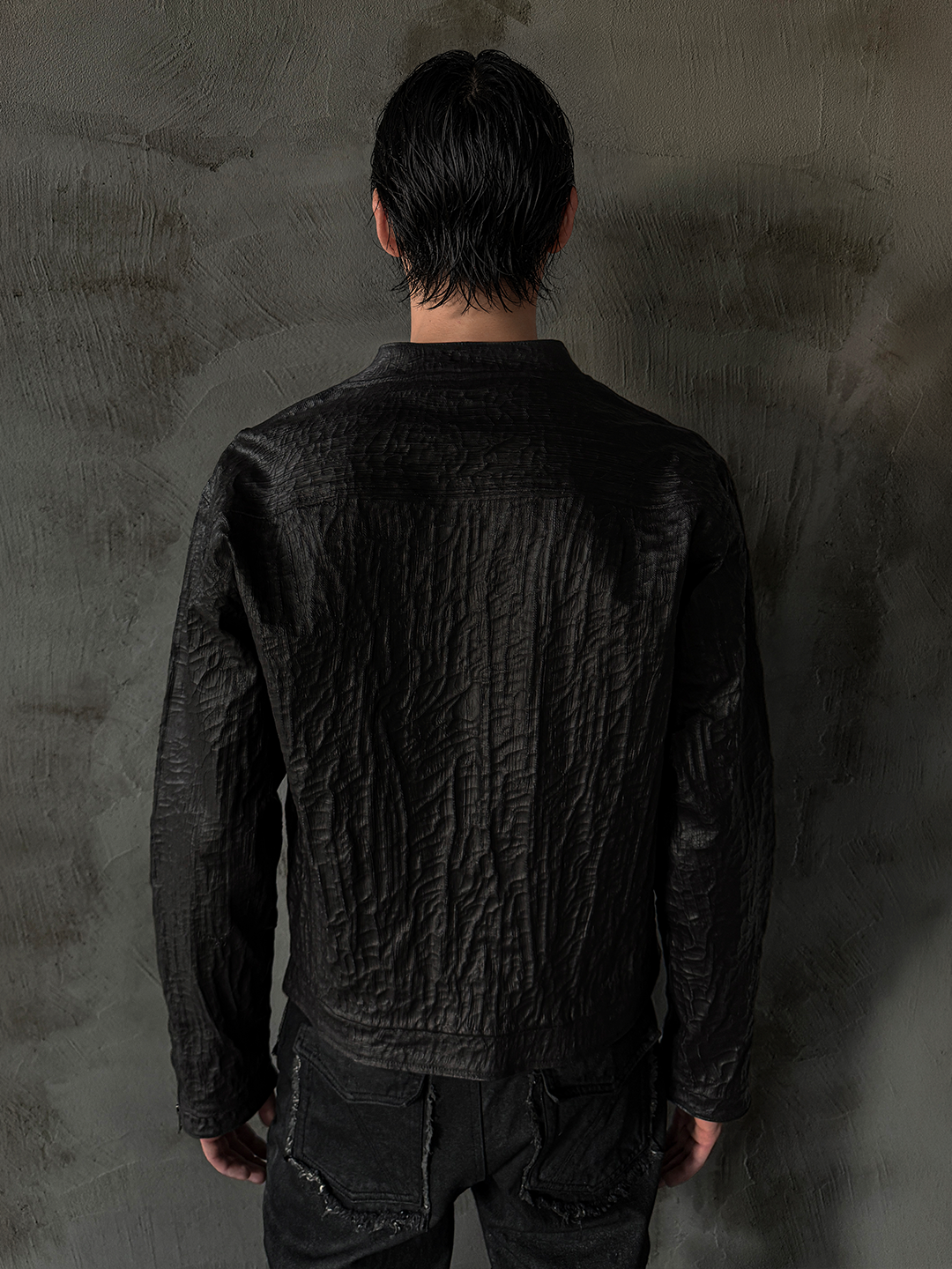 SERONINE CTX-51 Waxed Texture Crackle Double-Zip Jacket - back fit on model