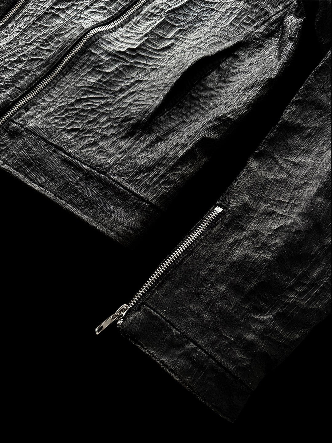 SERONINE CTX-51 Waxed Texture Crackle Double-Zip Jacket - sleeve texture detail