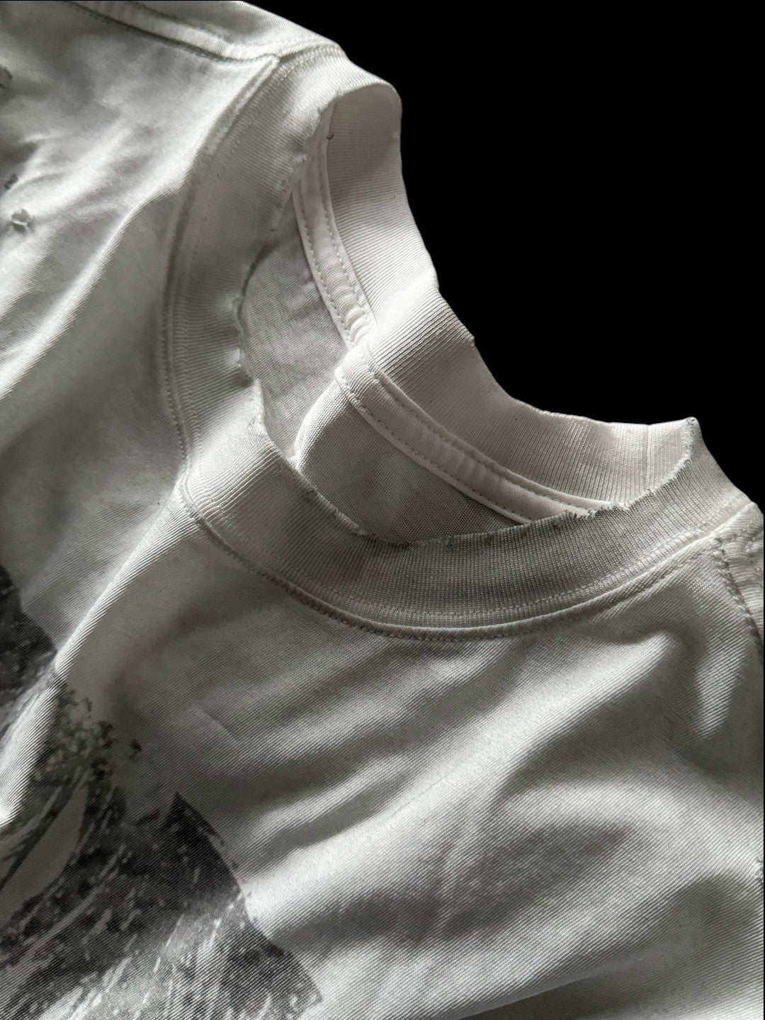 SERONINE CTX-49 Dark Portrait Graphic T-Shirt - ribbed neckline close-up