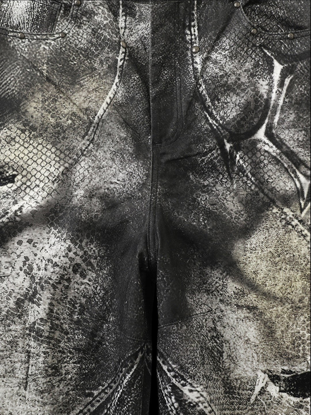 SERONINE SER-MIM1 Snake-Print Distressed Wide-Leg Jeans - front panel and seam detail