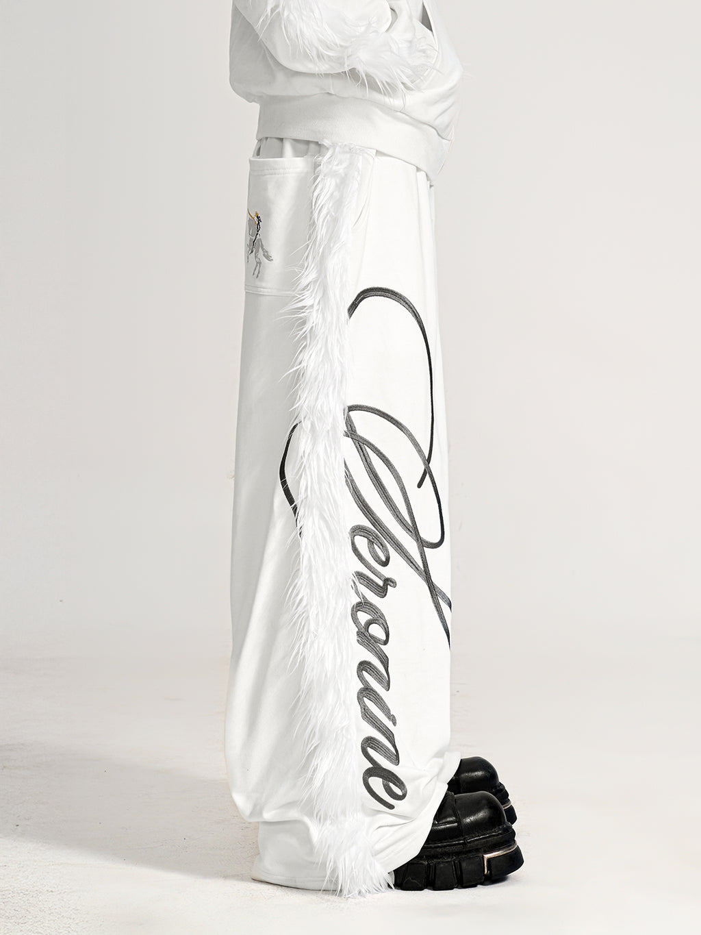 VAR-41｜Whiteout Form · Mohawk Fleece-Trim Set