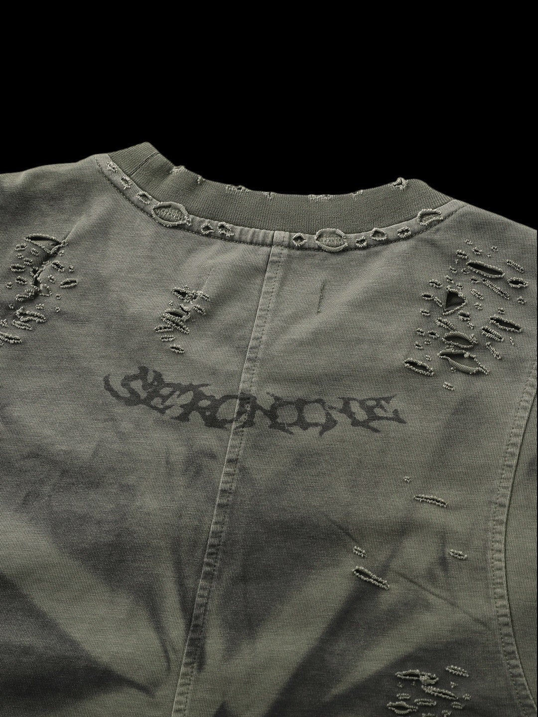SERONINE SER-RAG3 Thorn Mutant Distressed Graphic Tee - back neckline and logo detail