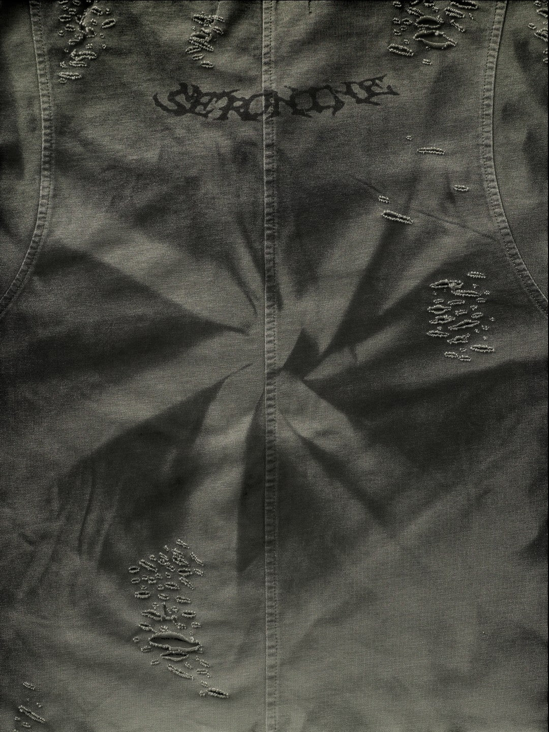 SERONINE SER-RAG3 Thorn Mutant Distressed Graphic Tee - back distressing close-up