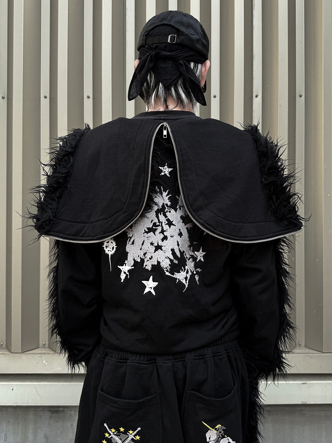 SERONINE VAR-42 Black Mohawk Fleece-Trim Hoodie & Pants Set - back hood and graphic detail